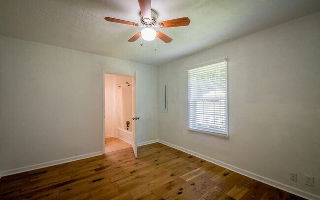 Foto del edificio - Rossville 2-Bedroom House