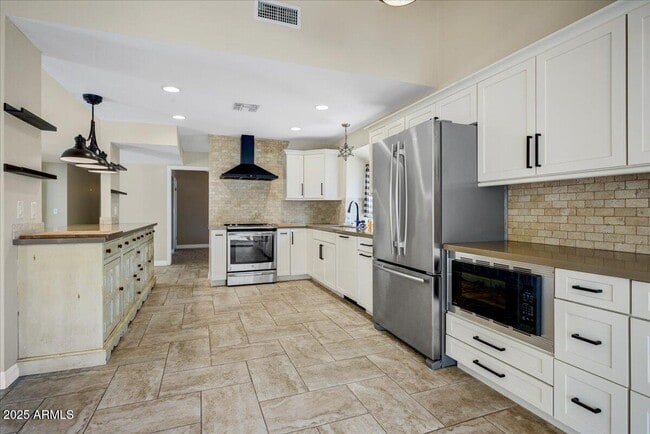 Building Photo - 1644 N Ventura Ln