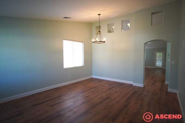 Foto del edificio - 10205 Huntington Downs Ave