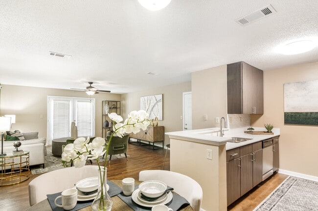 Photo - Crossgates Apartment Homes
