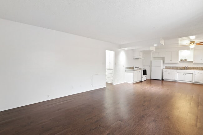 Building Photo - 768 Gaviota Ave.