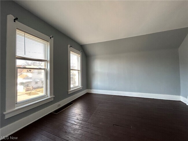 Foto del edificio - 3443 Fulton Rd