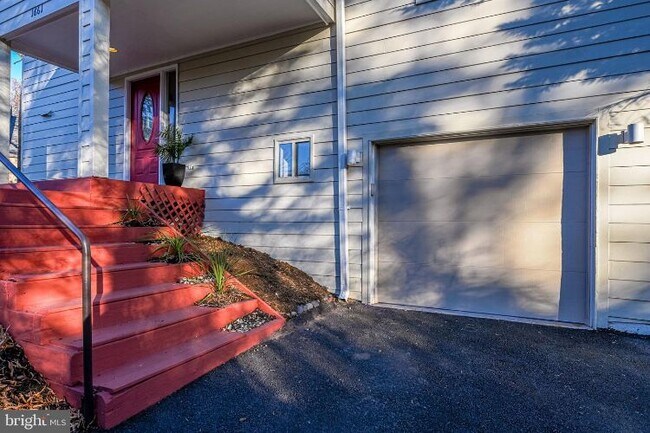 Foto del edificio - 1661 Cedar Hollow Way