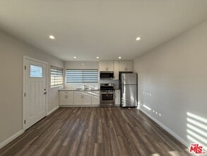 Building Photo - 2012 S Holt Ave