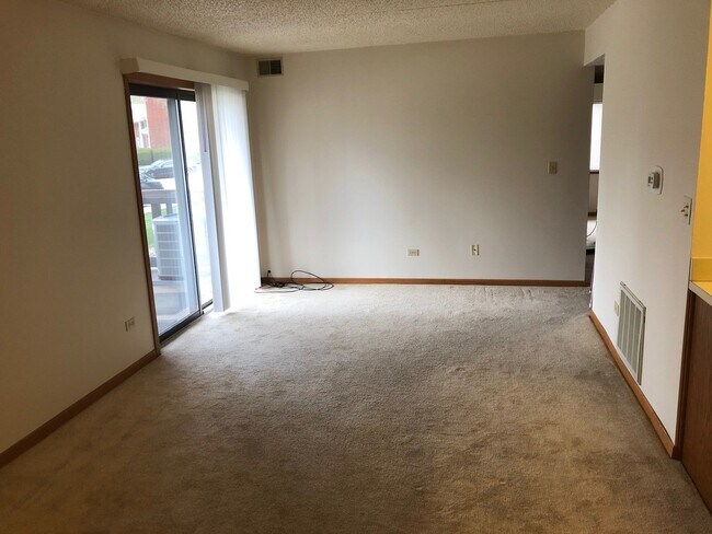 Foto del edificio - 868 N Prairie Ave