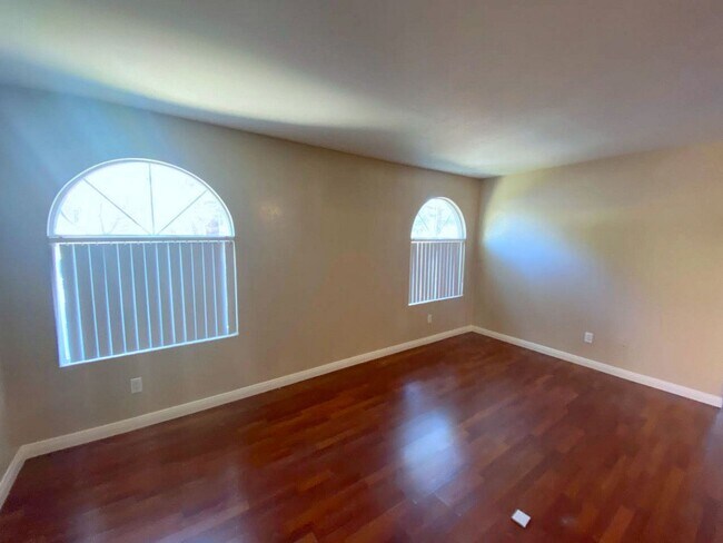 Foto del edificio - Spacious 1st Floor Condo at The Lakes