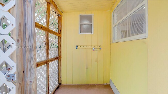 Foto del edificio - 1085 NE 128th St
