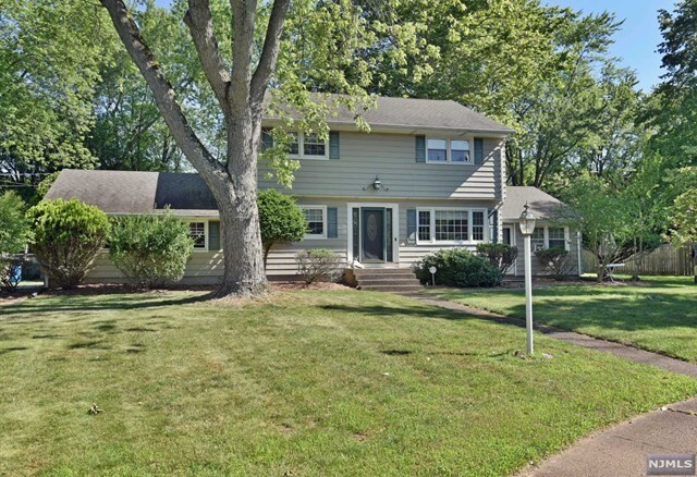 Primary Photo - 150 Sunset Ln