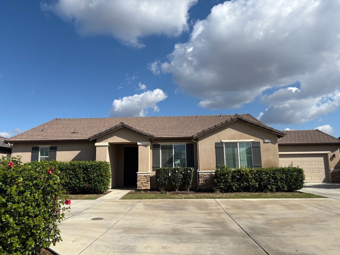 Primary Photo - Home located in Ashton Park Move in Ready!...