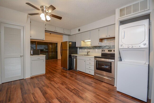 Foto del edificio - 12900 Walden Rd