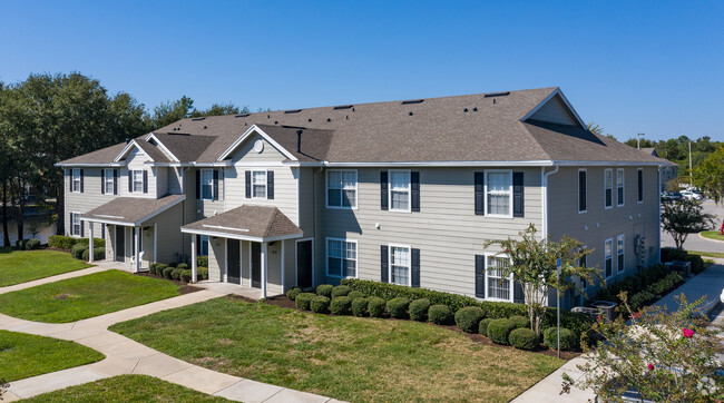 Building Photo - Lake Harris Cove