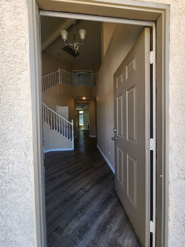Foto del edificio - 7748 Cascade Bluffs Ct