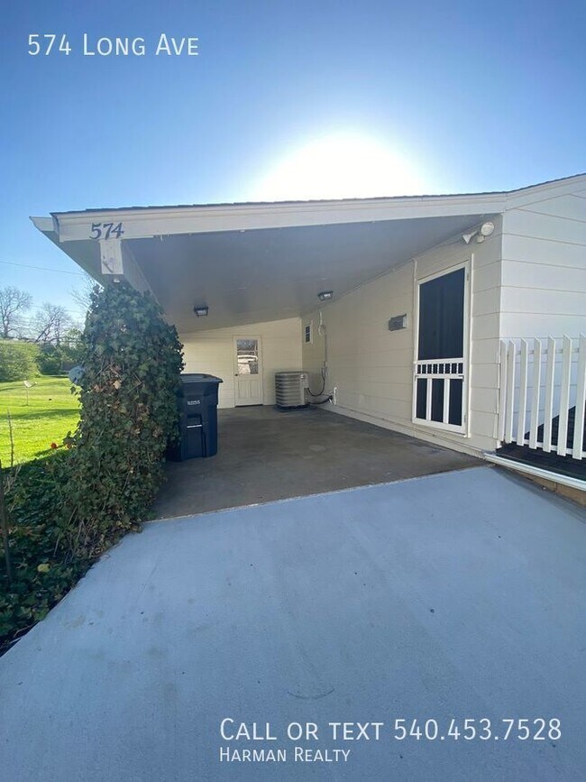 Building Photo - Charming 2 bedroom, 1 bath Apartment