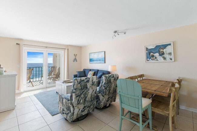 Foto del edificio - 969 W Beach Blvd