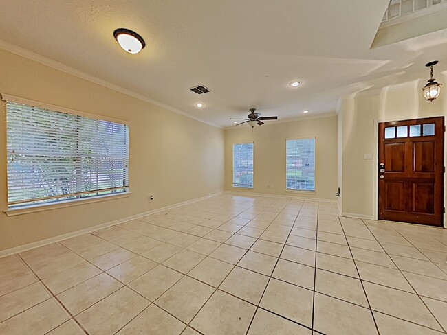 Building Photo - 7902 Heather Heights Way
