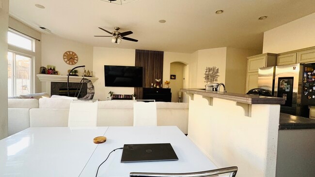 Building Photo - 3024 Oxbow Dr