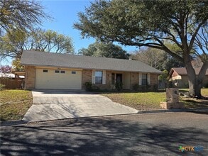 Building Photo - 248 Hilltop Dr