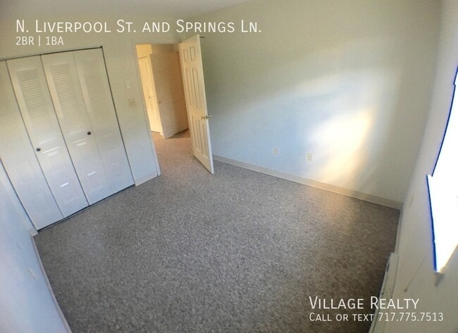 Building Photo - Affordable, upper-level (top floor!) 2-Bed...