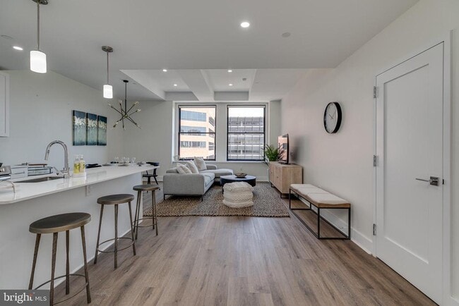 Foto del edificio - 150 S Independence Mall W