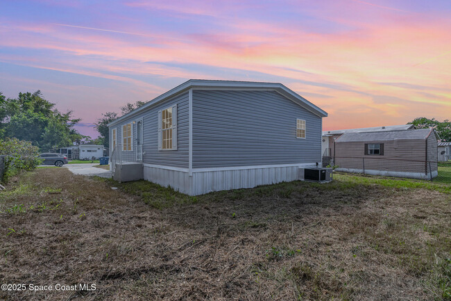 Building Photo - 2551 Chatham Way NE