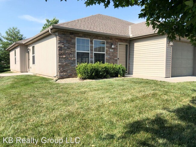 Building Photo - 3 br, 2 bath House - 125 SE Rose Garden Lane