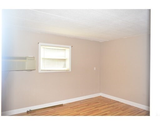 Building Photo - 152 Turner Rd
