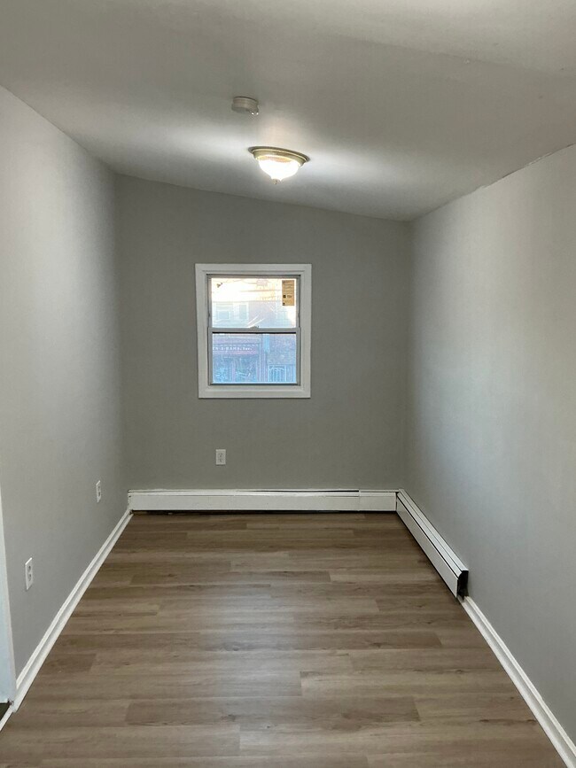 Building Photo - 236 Old Bergen Rd