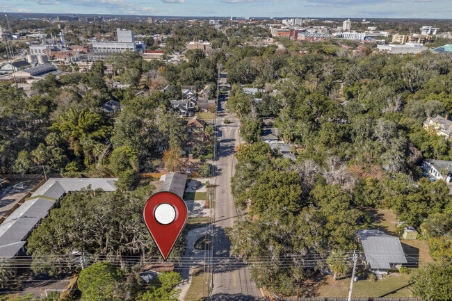 Building Photo - 735 SE 4th Ave