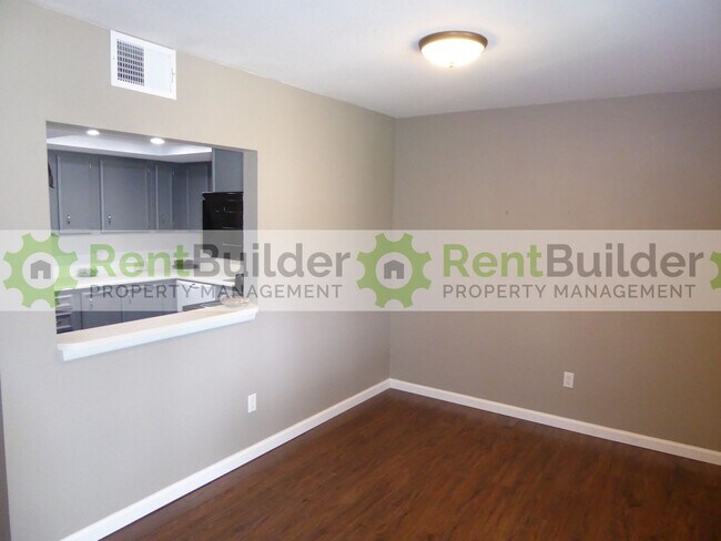 Building Photo - Lease Pending - Please apply at your own d...