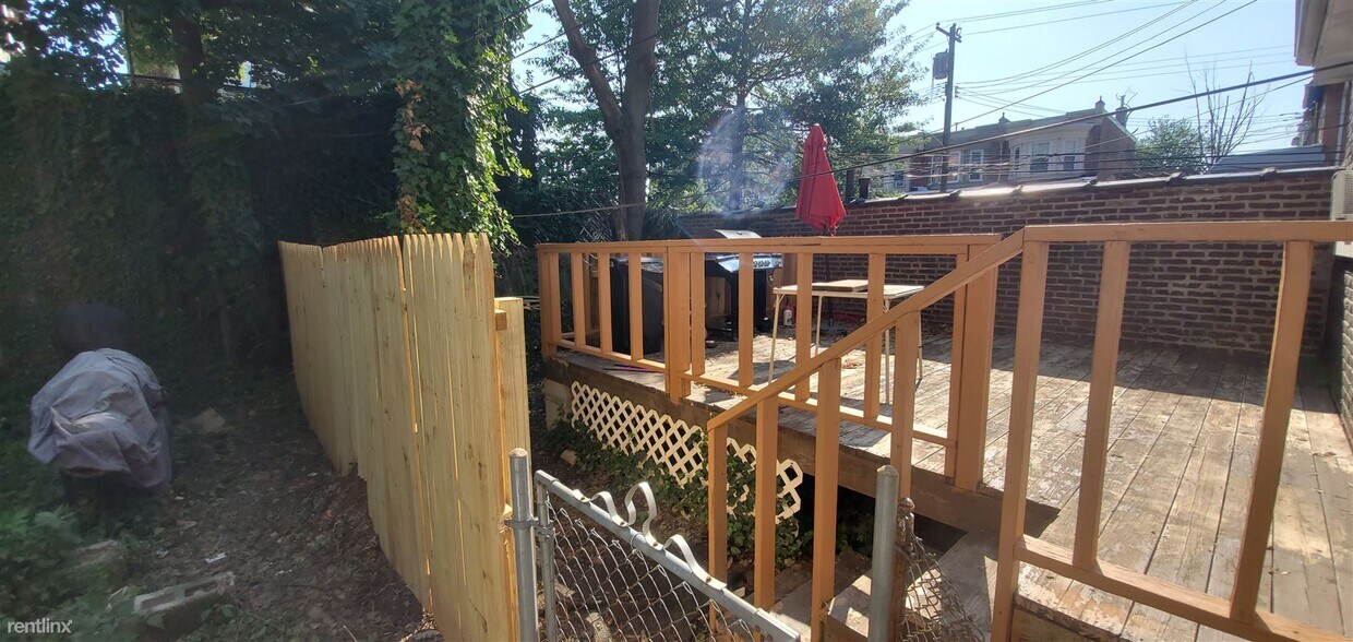 Building Photo - Studio, 1 bath 4plex - 5046 Hazel Avenue 2R