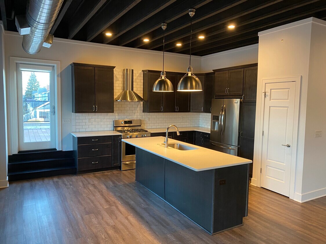 Foto principal - 14938 Kercheval St