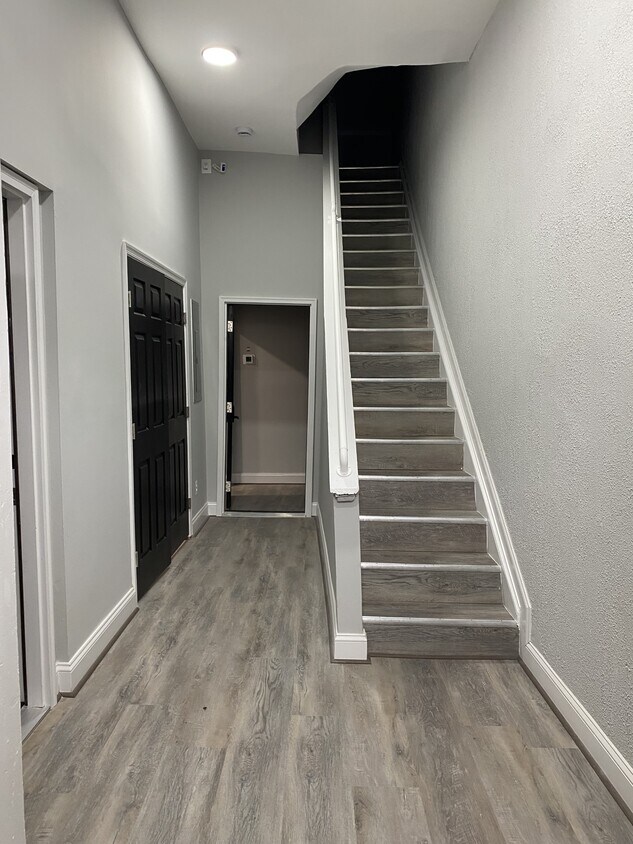 Foto principal - 837 N Fulton Ave