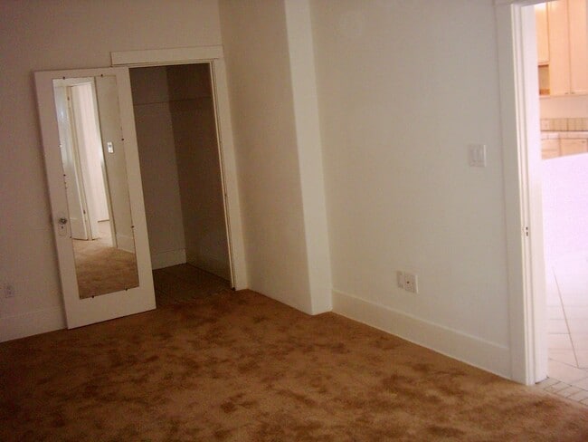 Building Photo - 1154 Cedar Ave