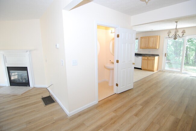 Foto del edificio - 69 Georgetown Dr