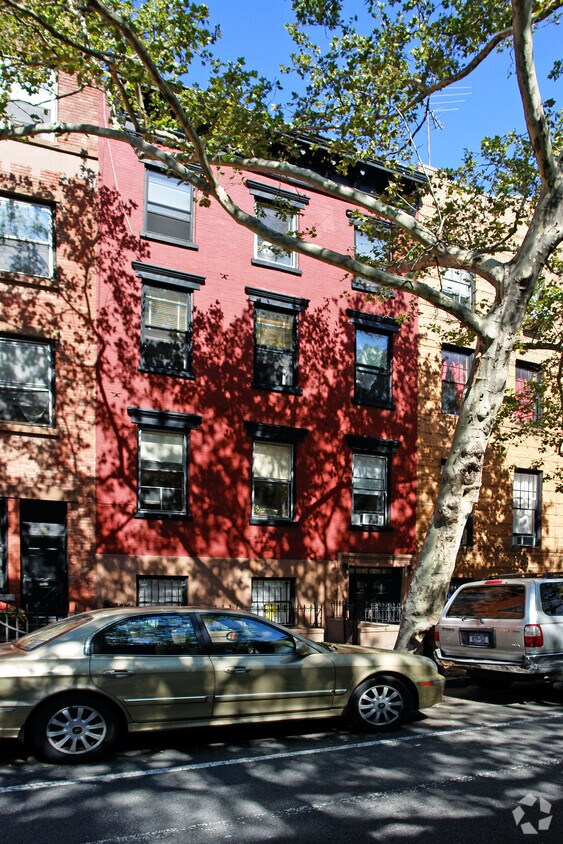 Primary Photo - 294 Clinton St