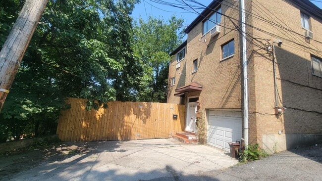 Building Photo - 6201 Spencer Terrace