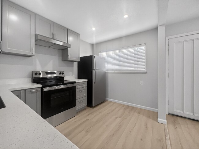 Foto del edificio - 409 W 18th St