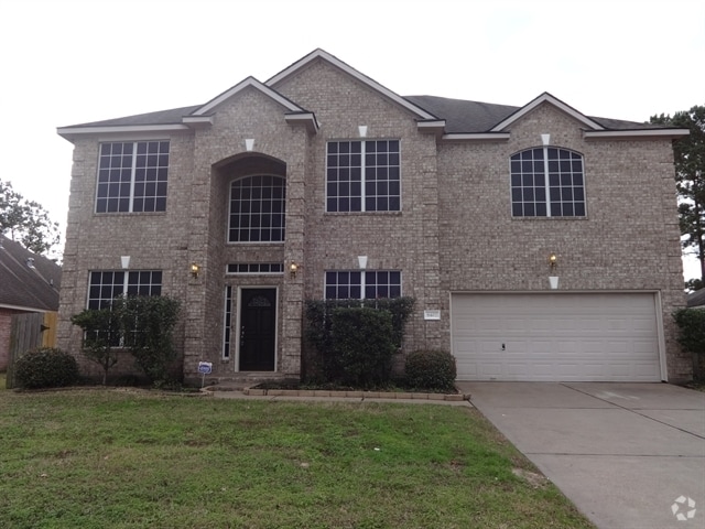 Building Photo - 8402 Sports Haven Dr