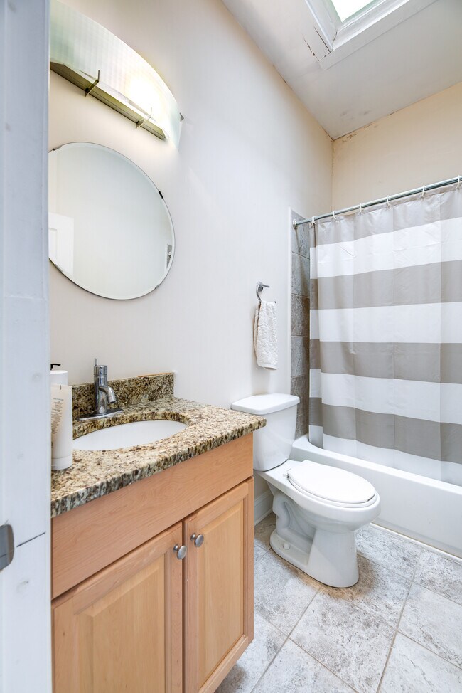 Foto del edificio - 709 St Paul St