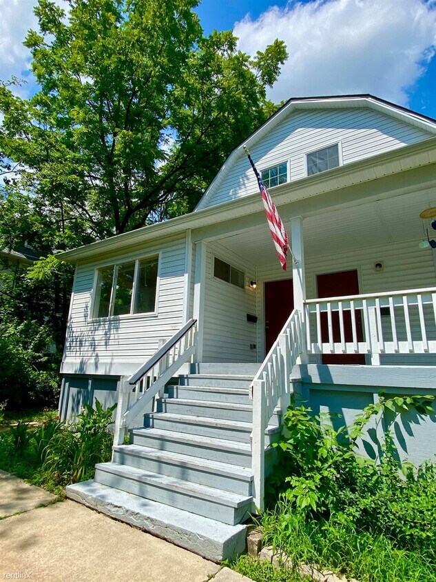 Primary Photo - 2 br, 1.5 bath Duplex - 503 Academy Rd Unit A
