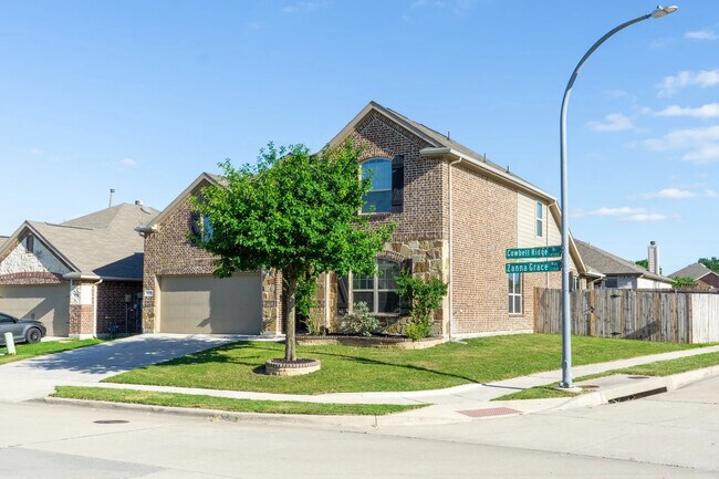 Building Photo - Room in House on Zanna Grace Way