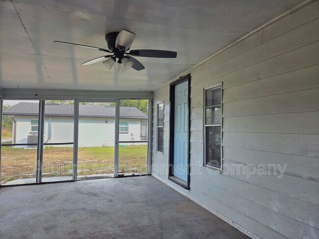 Building Photo - 7926 N Socrum Loop Rd