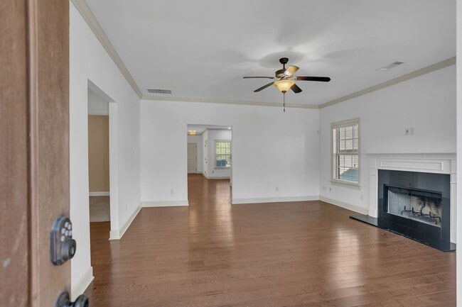 Building Photo - Rosemary Gate Townhome For Rent