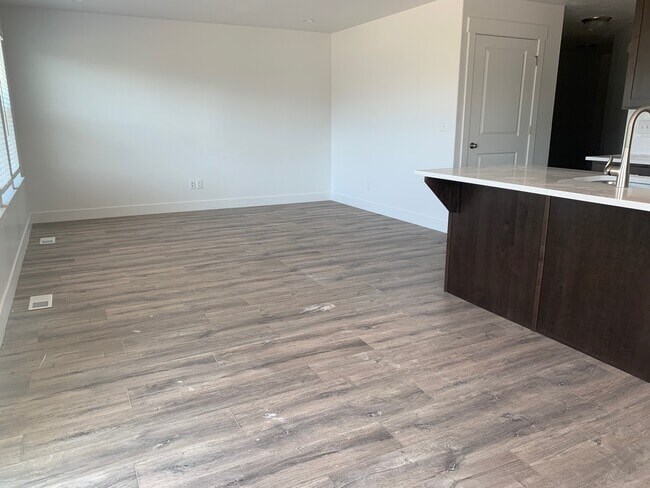 Foto del edificio - 1007 W 40 N