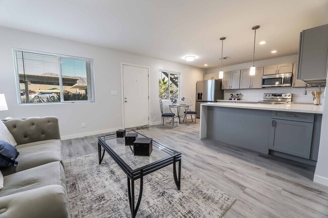 Open concept. - 339 Tin St