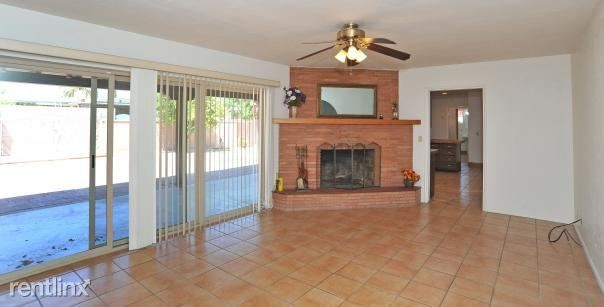 Building Photo - 3 br, 3 bath House - 4301 East 7th Street