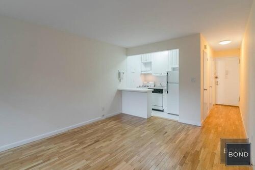 Primary Photo - 1661 York Ave