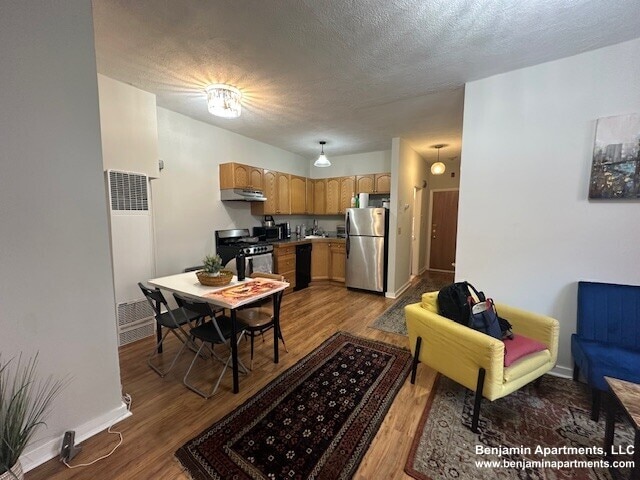Building Photo - 129 Endicott St