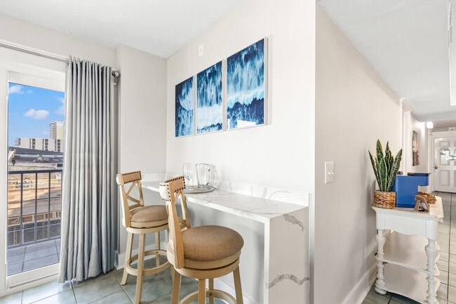 Building Photo - 8743 Thomas Dr