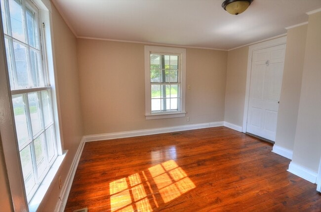 Building Photo - Availalble in January! Historic 3 Bedroom Mill House in Downtown Hillsborough!